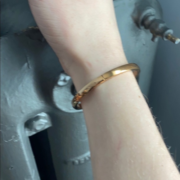 Beautiful gold clip bracelet - Picture 6 of 6